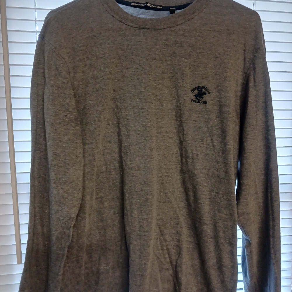 Young Mens shirt size M